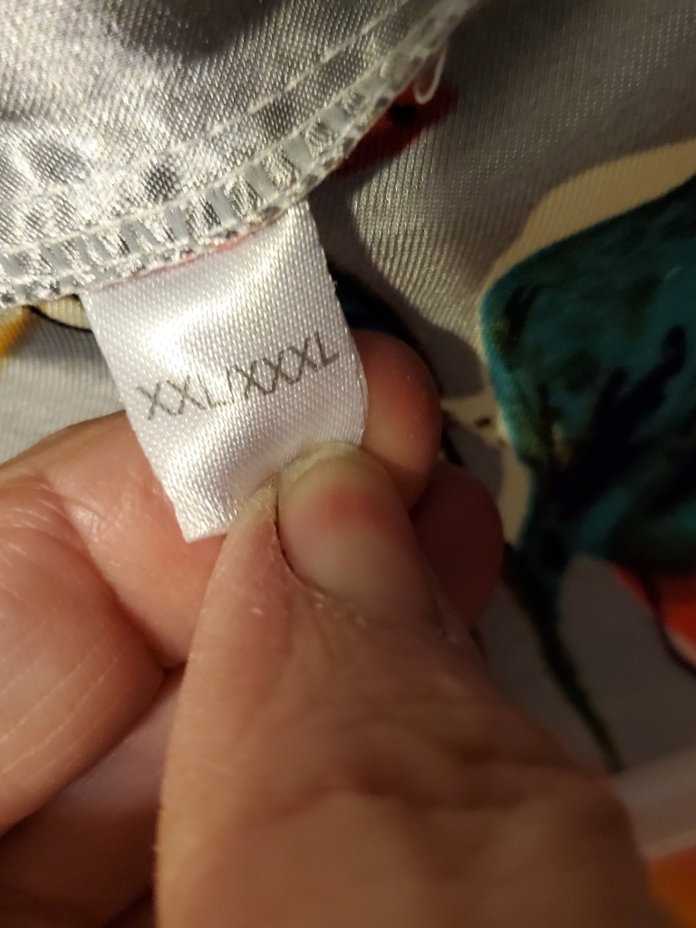 #348 Women's robe - Picture 2 of 3